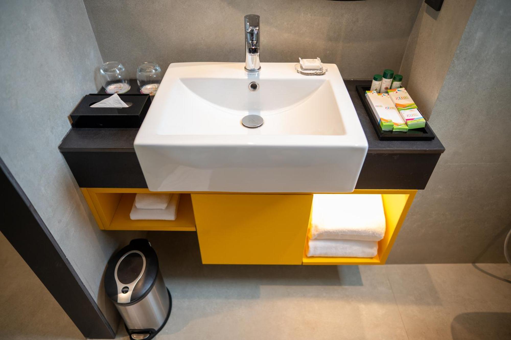 Zibe Luxe Kakinada By Grt Hotels Luaran gambar